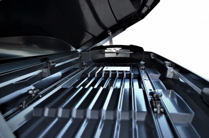 Náhled produktu - Střešní box NORTHLINE Tirol 420 Wing carbon