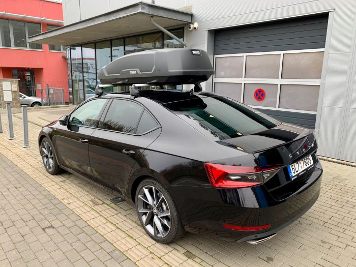 Náhled produktu - Střešní box Thule Force XT L Aeroskin černý