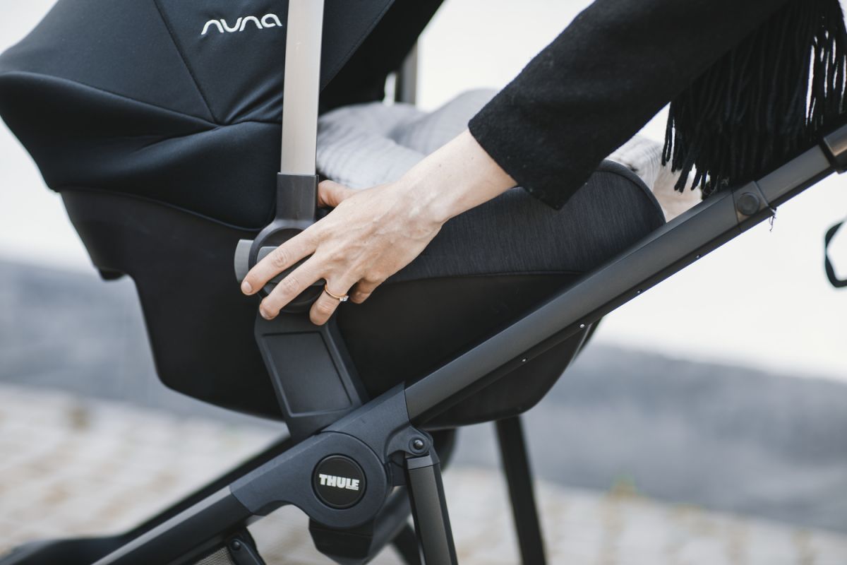 Náhled produktu - Thule Shine Car Seat Adapt Maxi Cosi