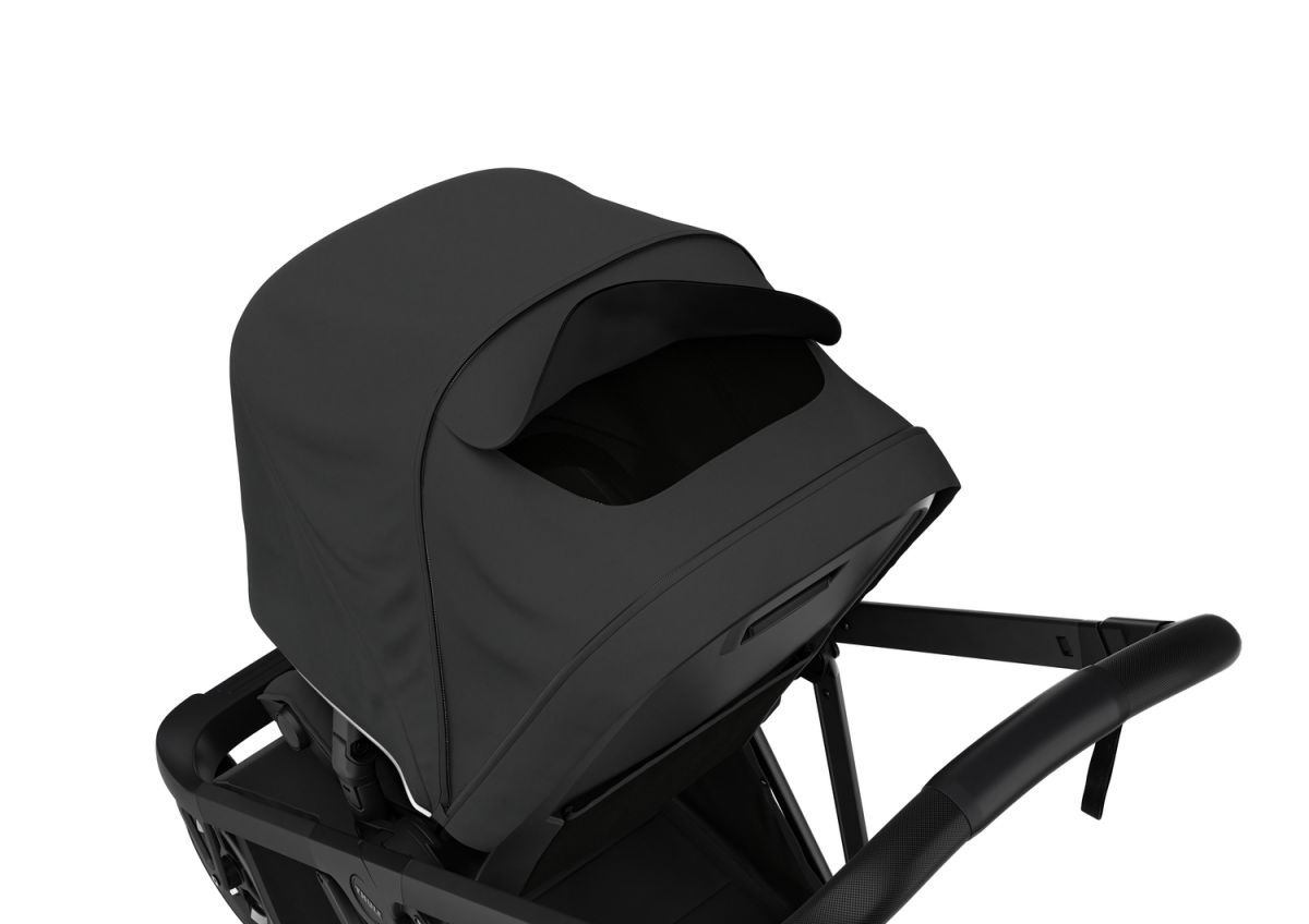 Náhled produktu - Kočárek Thule Shine Black on Black 2023 + korbička