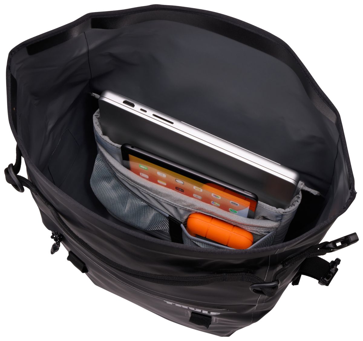 Náhled produktu - Thule Shield - postranní brašna pro dojíždění 22L Black