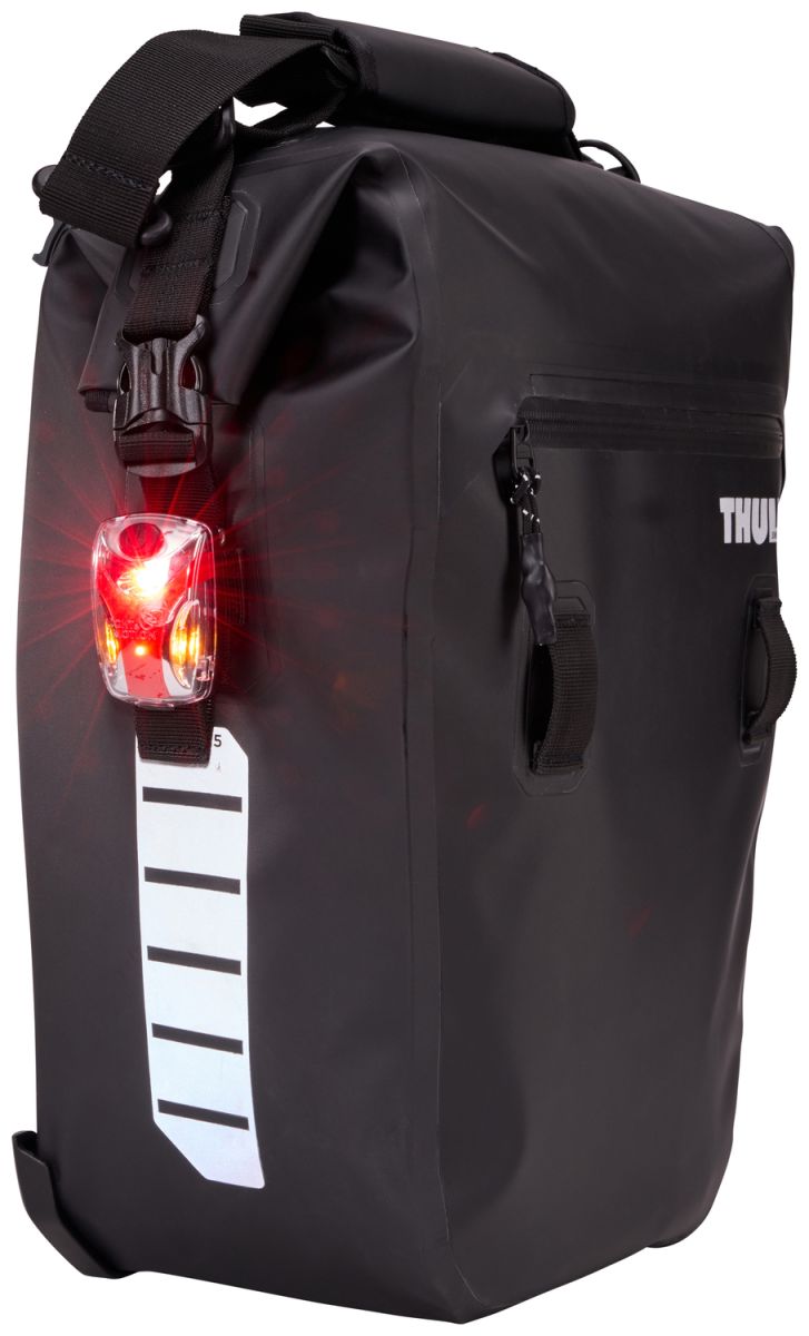 Náhled produktu - Thule Shield - postranní brašna pro dojíždění 22L Black