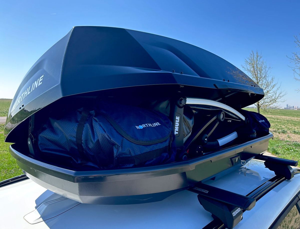 Náhled produktu - Střešní box NORTHLINE Sunny L černý lesklý