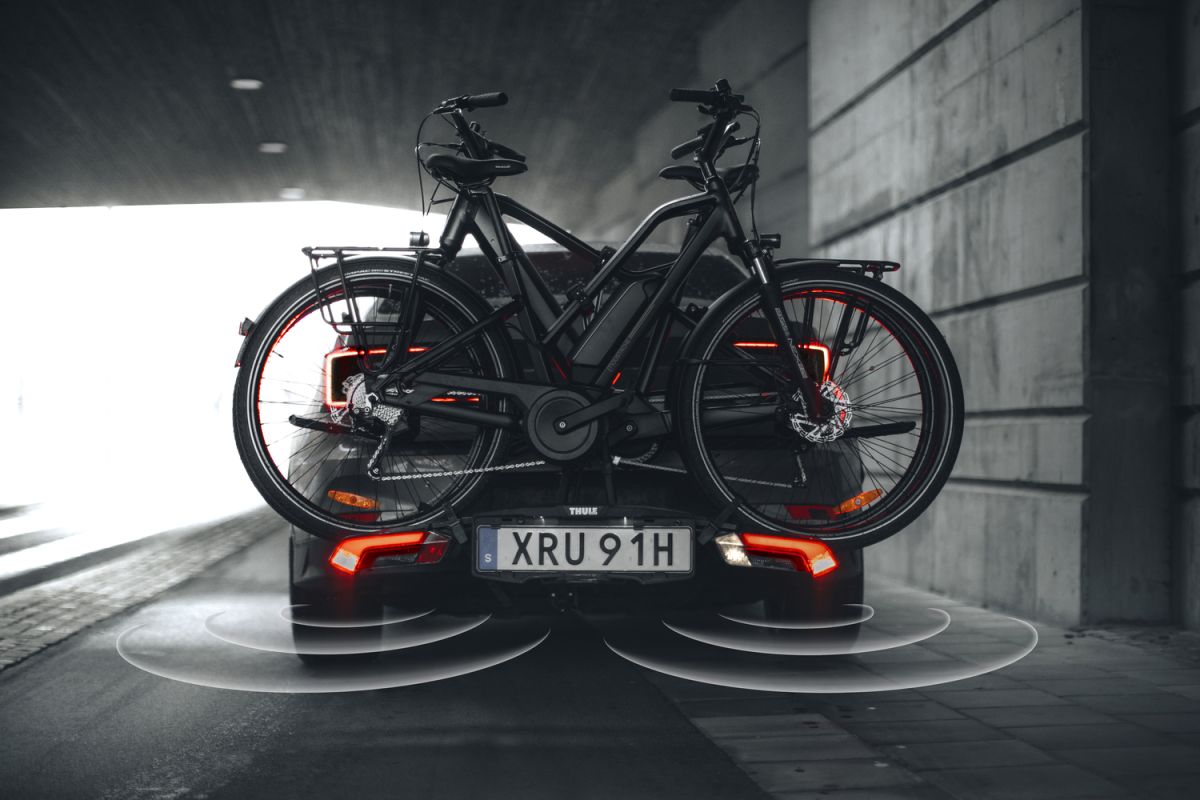 Náhled produktu - Thule Epos ParkSecure 2bike s parkovacími senzory + taška 9786 + zámek 9785